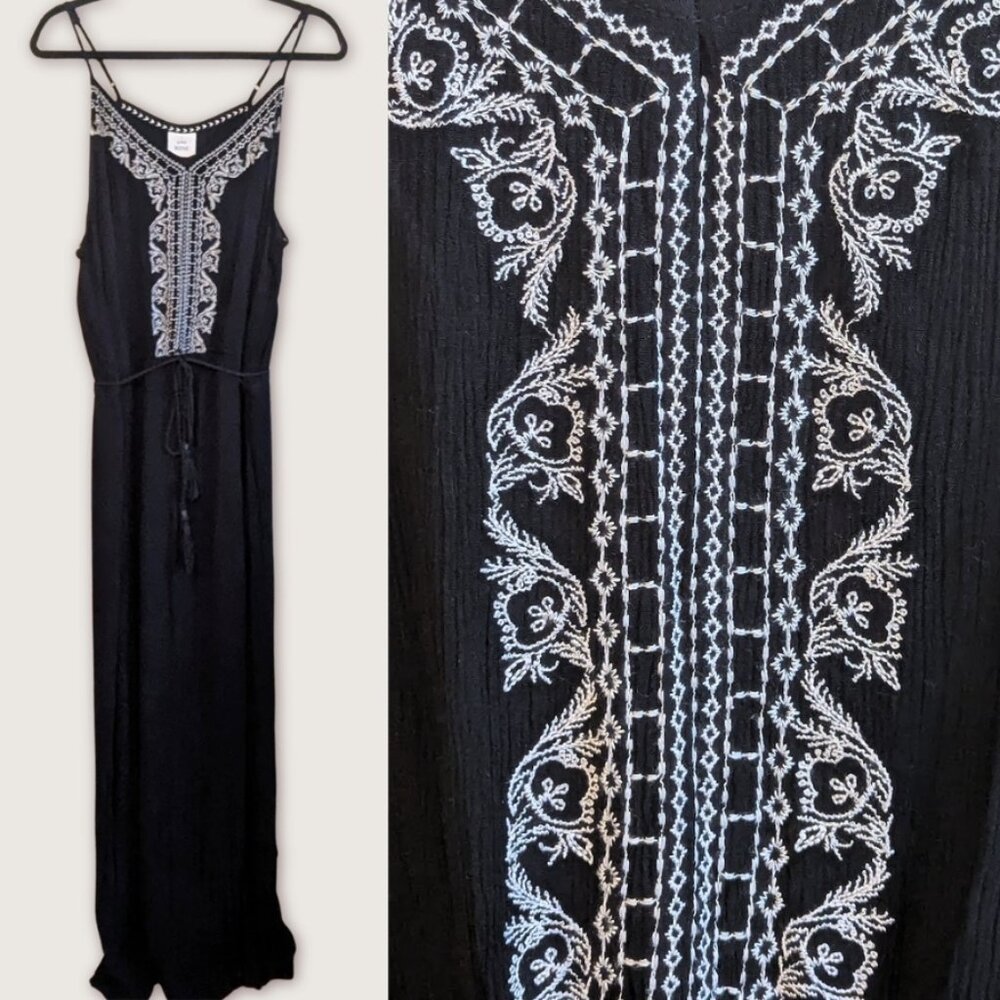 Knox Rose Embroidered Tie Waist Maxi Dress